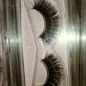 2 pair for 13 Eyelashes can be worn over 10 times